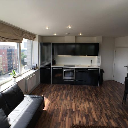 Luxury 2 Bed Penthouse Apartment Near Station ロンドン エクステリア 写真