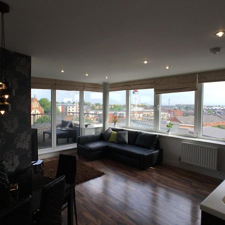 Luxury 2 Bed Penthouse Apartment Near Station ロンドン エクステリア 写真