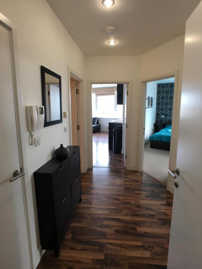 Luxury 2 Bed Penthouse Apartment Near Station ロンドン エクステリア 写真