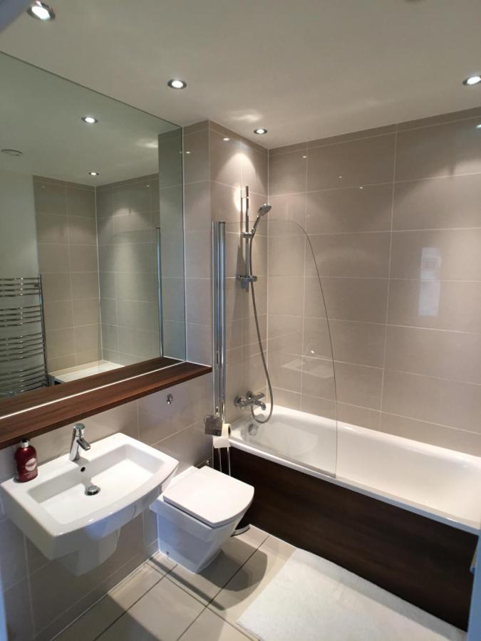 Luxury 2 Bed Penthouse Apartment Near Station ロンドン エクステリア 写真