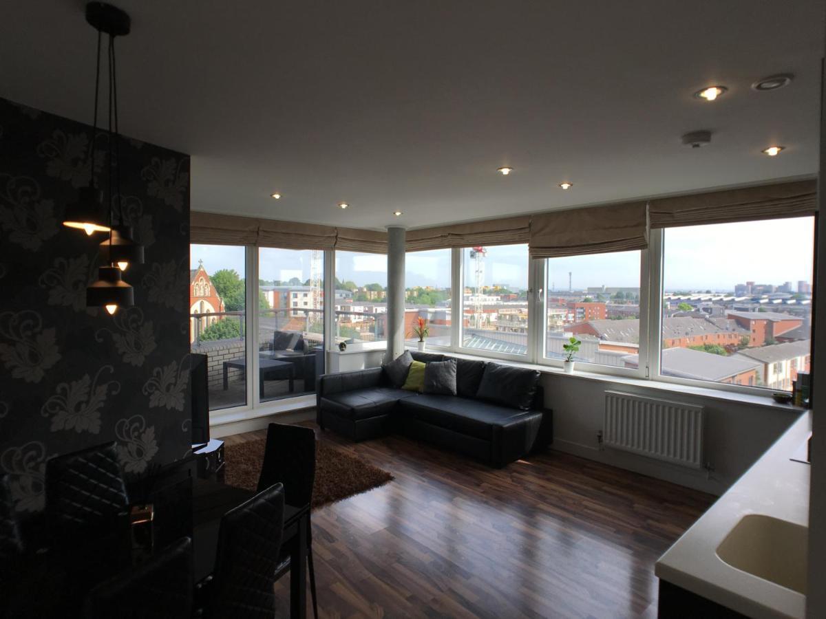 Luxury 2 Bed Penthouse Apartment Near Station ロンドン エクステリア 写真